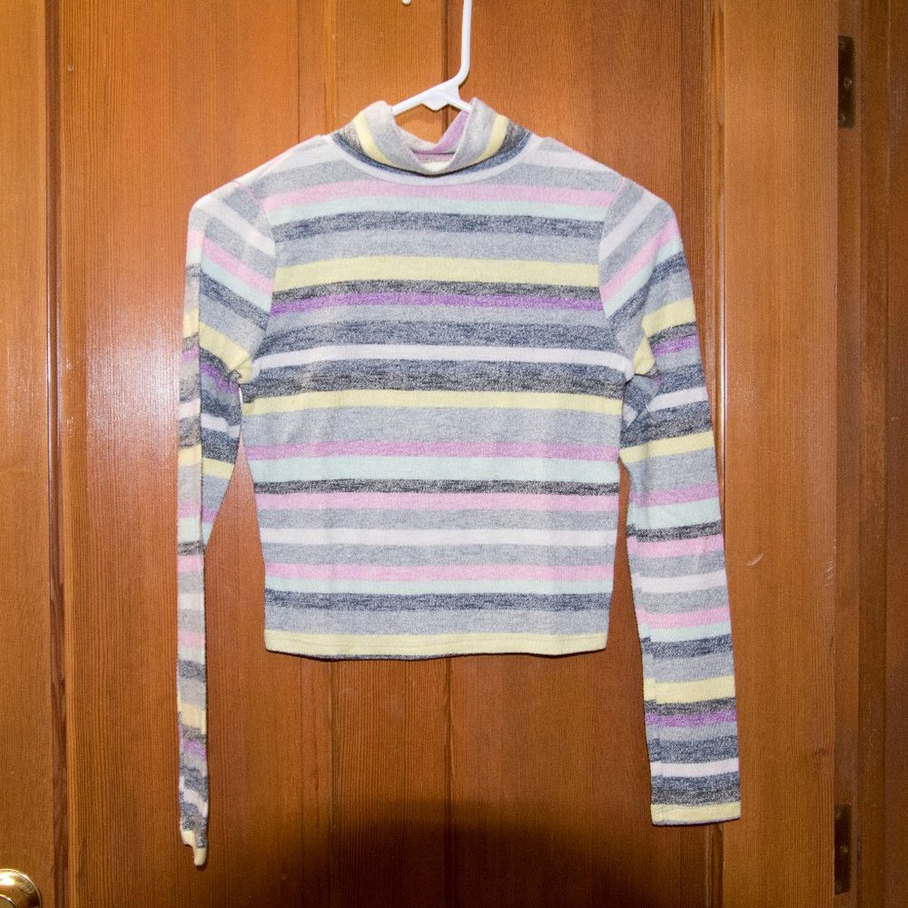 SO fun Cozy top!  Fun colors like new! XS